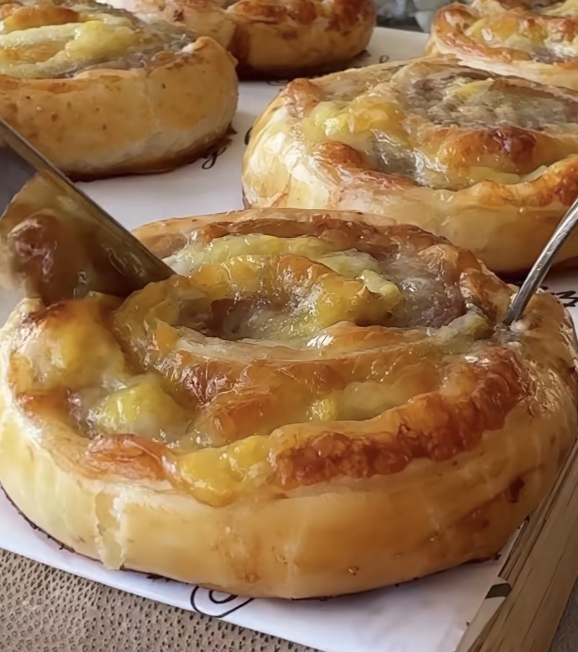 Espirales de Hamburguesa en Hojaldre